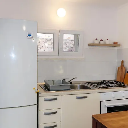 Holiday Neli - Iso305 By Interhome Rogač